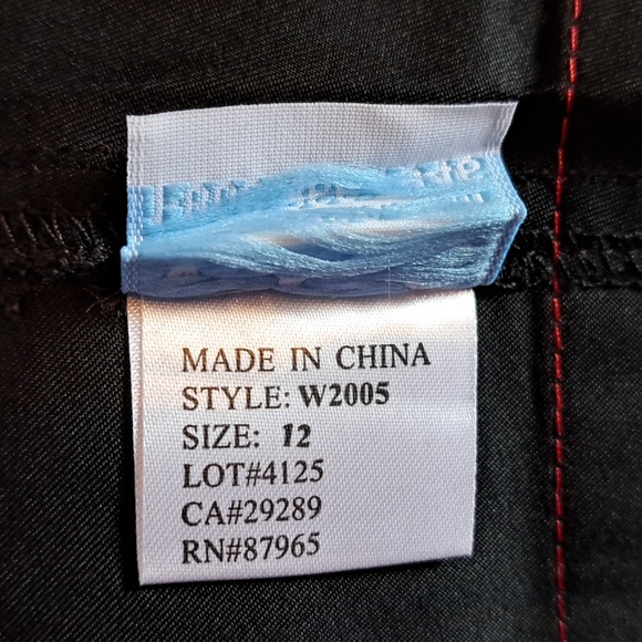 🆕 Venus Women’s Board Shorts  Sz 12 Black & Red New in bag - Picture 4 of 9